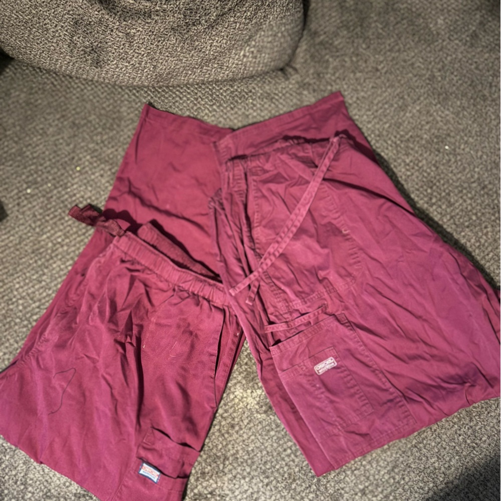 2x Burgundy Cherokee workwear scrubs with many Pockets great shape.